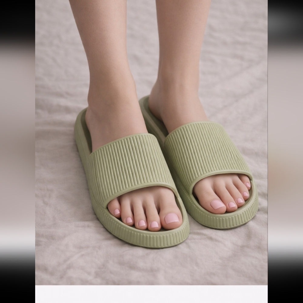 Sage Green Comfort Slides Size 9/10